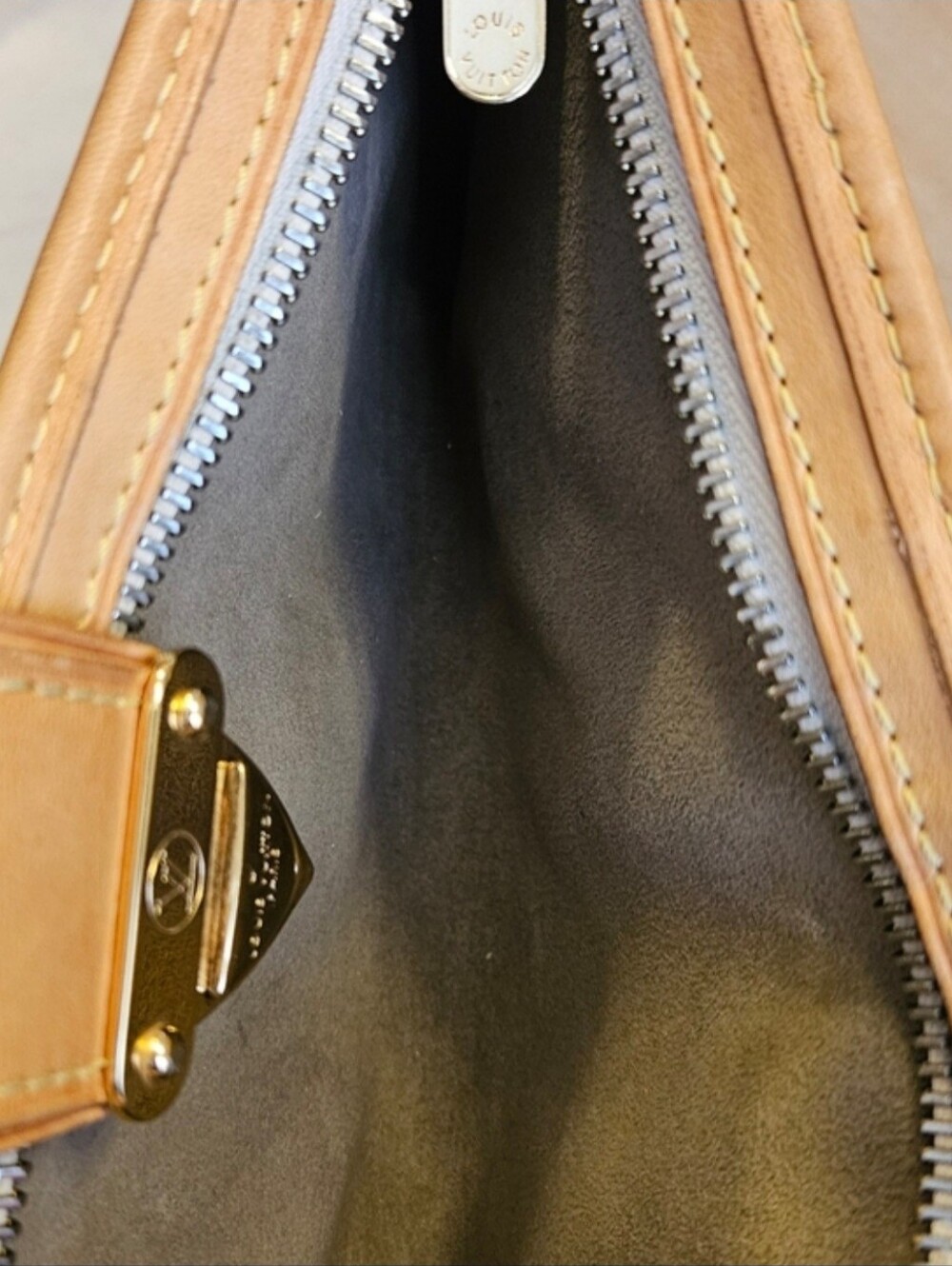 Louis Vuitton x Takashi Murakami RARE Black Multicolor Monogram Shirley Clutch - Picture 10 of 14